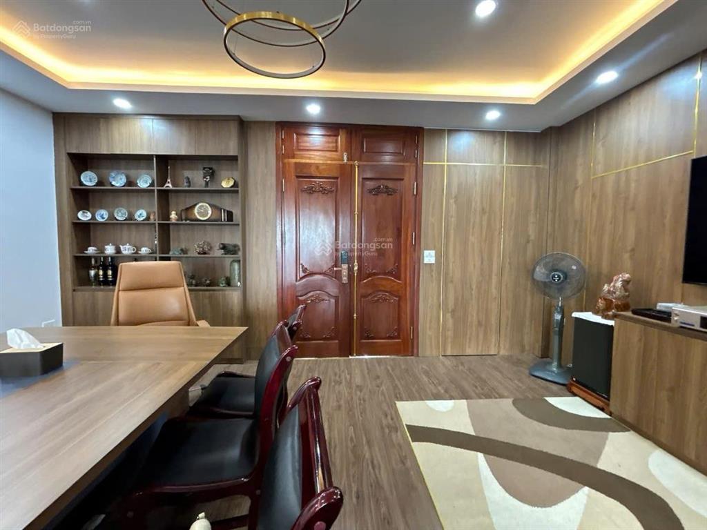 Hiếm,mặt phố cầu giấy, gần 100m , hơn 40tỷ, nói không với quy hoạch, kinh doanh, đẳng cấp nhất phố