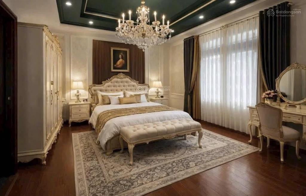 Bán villa mặt tiền trịnh hoài đức 271m2, 15 tỷ, 7 phòng ngủ