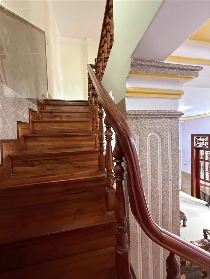 Bán nhà 130m2, 2 tầng sổ riêng xây dựng, hoàn công, sát trung tâm hành chính đà lạt