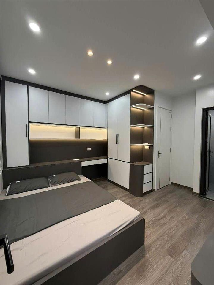 kim mã 25m x5 tầng giá 6,8 tỷ lô góc,ngõ thông,cách phố 10m -full nội thất