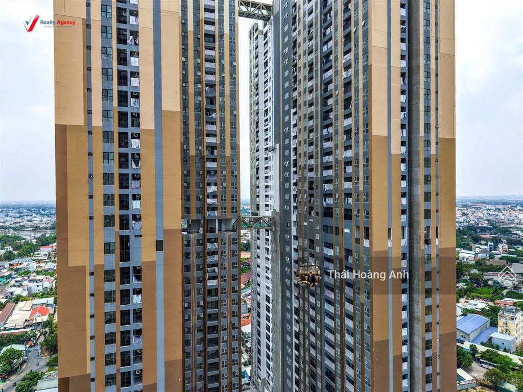 Bán căn góc a&t sky garden, 2pn, 2wc, 73.5m2 chỉ với 2,45 tỷ bao hết thuế, nhận nhà ngay