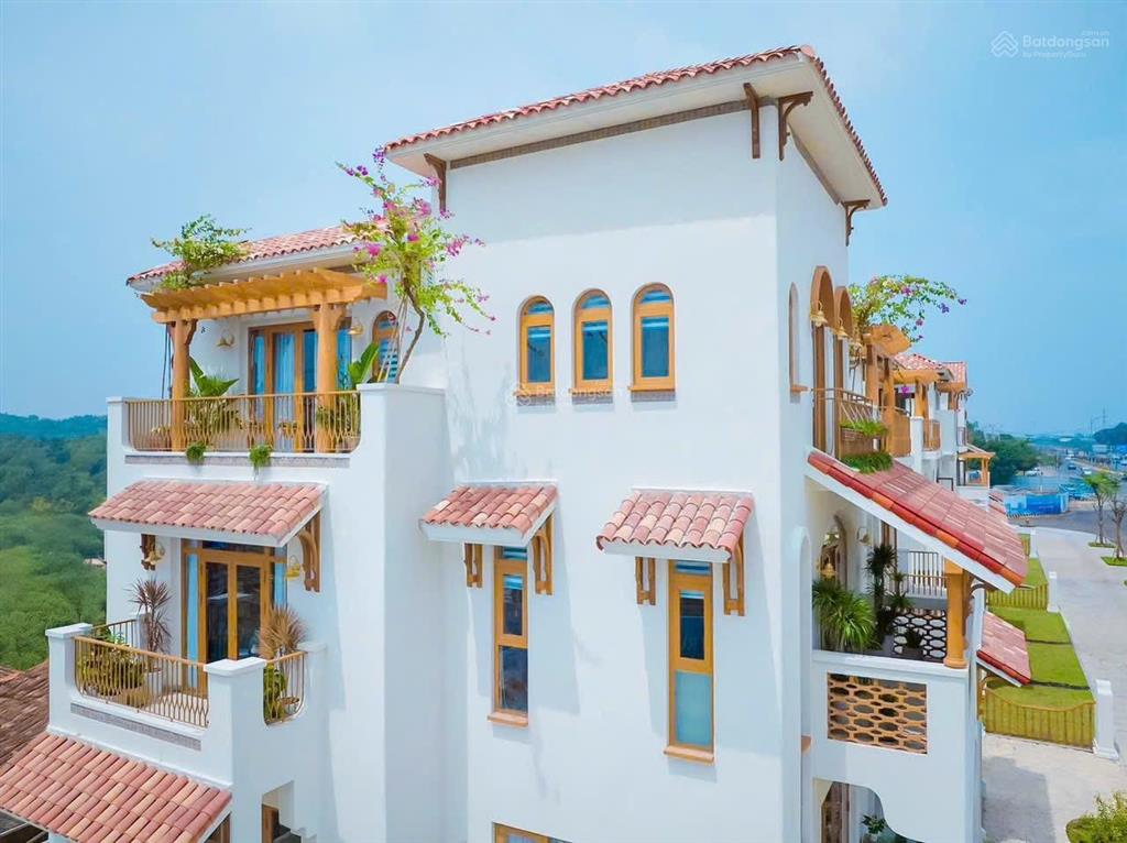 Biệt thự biển 1 hầm  3 tầng ngay cổng sunworld vũng tàu, sở hữu lâu dài, rẻ nhất dự án, ck 2.8 tỷ