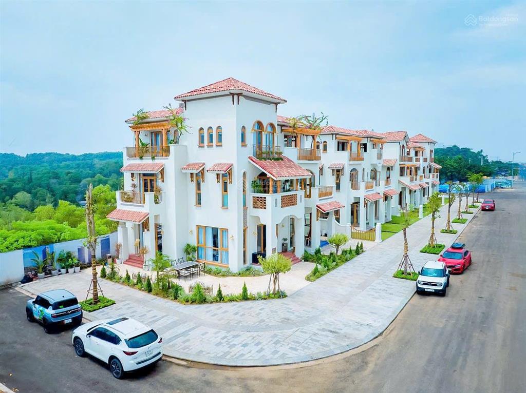 Biệt thự biển 1 hầm  3 tầng ngay cổng sunworld vũng tàu, sở hữu lâu dài, rẻ nhất dự án, ck 2.8 tỷ