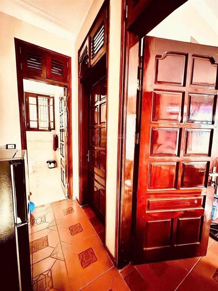 Nhà mặt phố hoè nhai  55m2 x 3 tầng (tầng 2 + 3 + tum) chỉ 7,6 tỷ