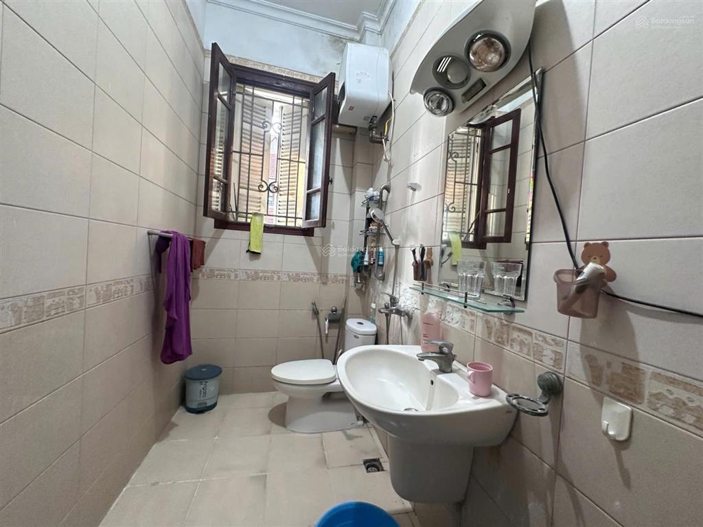 Nhà mặt phố hoè nhai  55m2 x 3 tầng (tầng 2 + 3 + tum) chỉ 7,6 tỷ