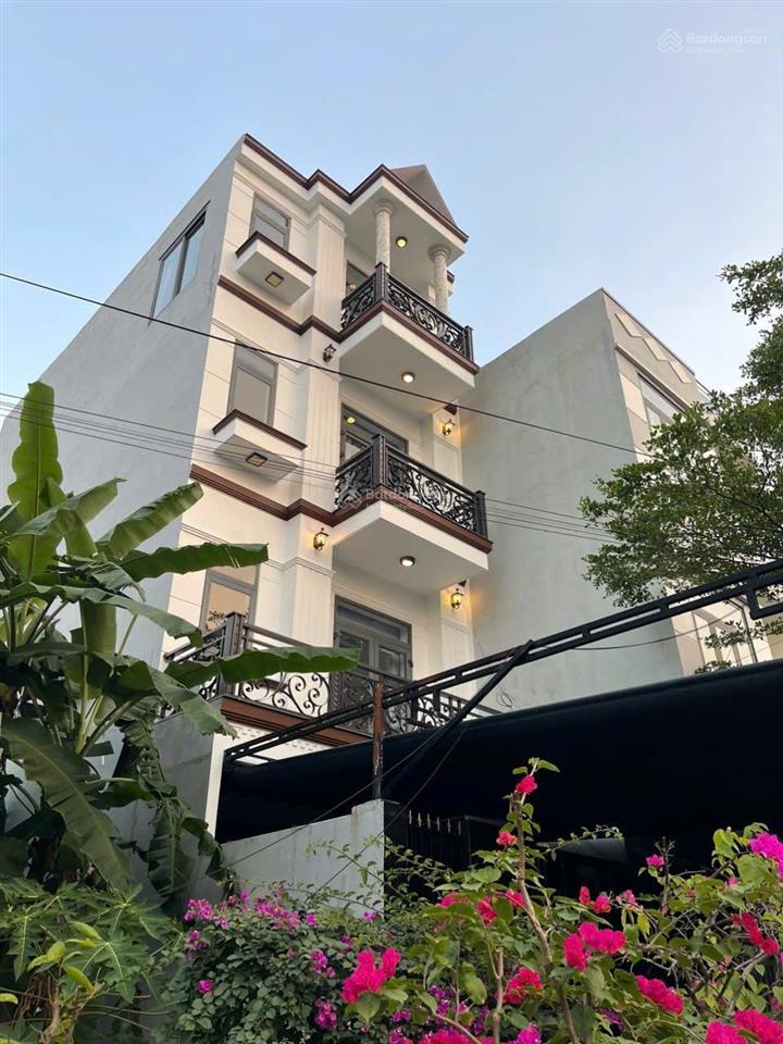 Nhà đẹp 4 tầng mê lệch hòa phú 9 4pn full nội thất gần biển