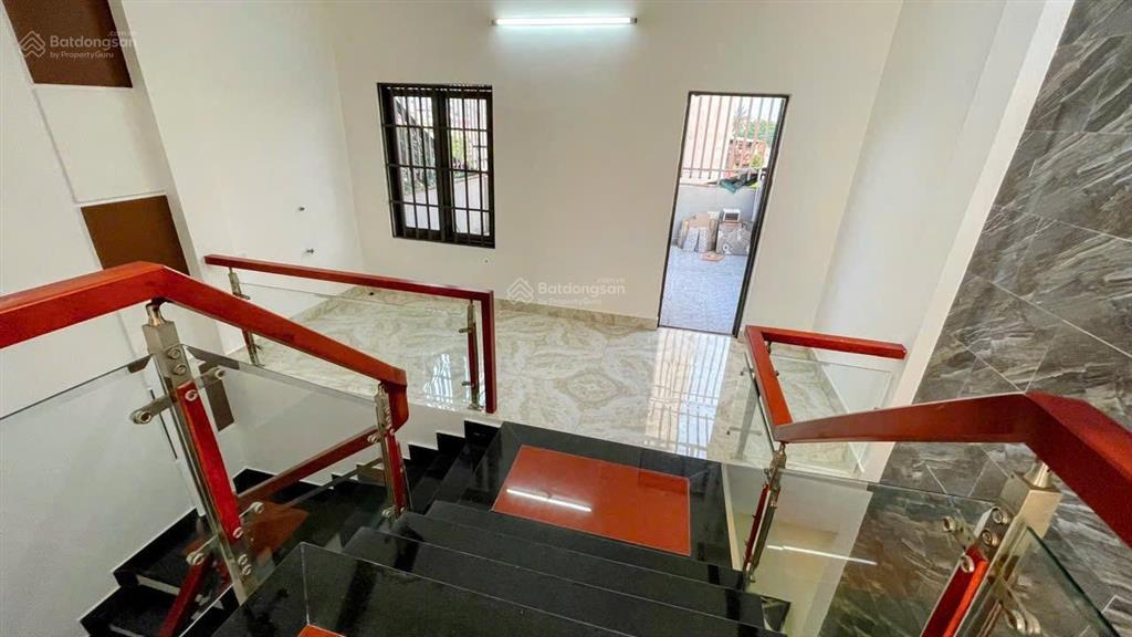 Nhà đẹp 4 tầng mê lệch hòa phú 9 4pn full nội thất gần biển