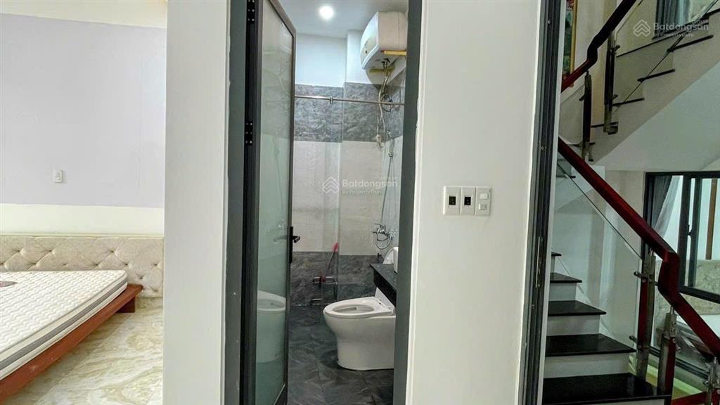 Nhà đẹp 4 tầng mê lệch hòa phú 9 4pn full nội thất gần biển