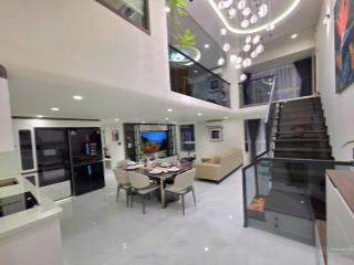 Bán căn hộ 165m2  5 phòng 4 wc ngay trung tâm phú mỹ hưng, gần trường rmit