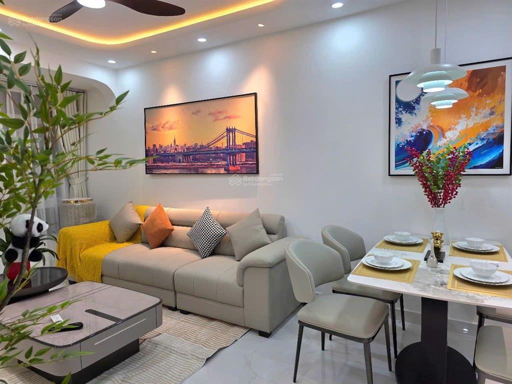 Chủ nhà cần bán 3 phòng ngủ, giá 6 tỷ 3 sky garden  phú mỹ hưng