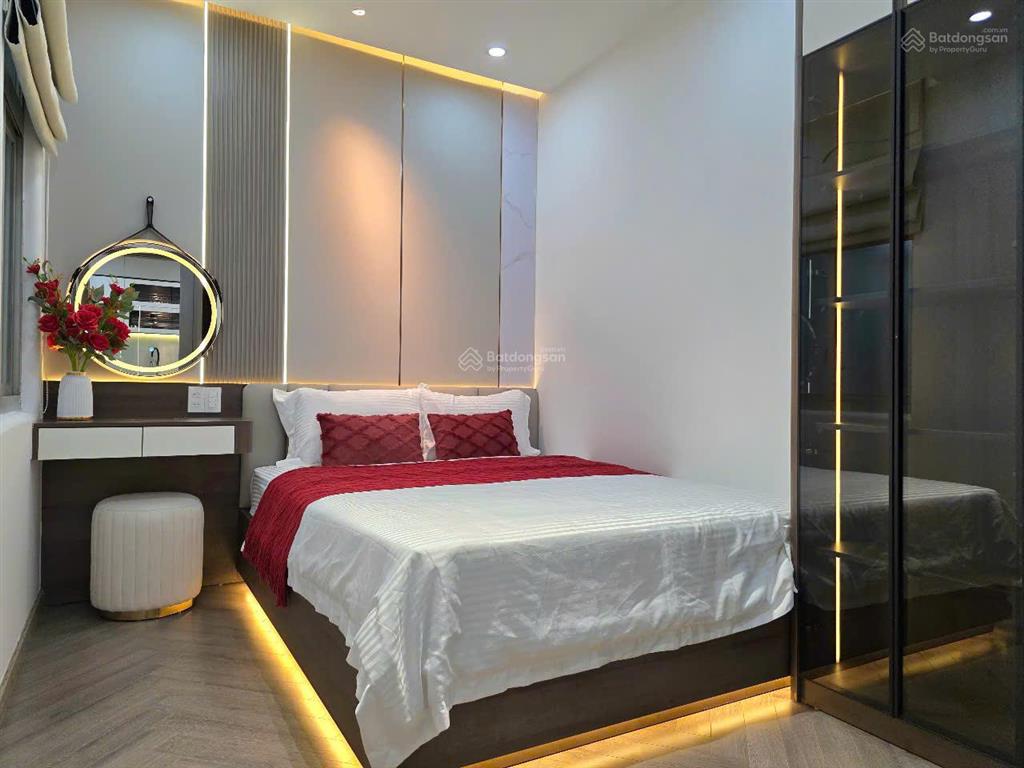Chính chủ cho thuê căn hộ mới 100% như hình  phú mỹ hưng, 3 phòng ngủ, đầy đủ nội thất