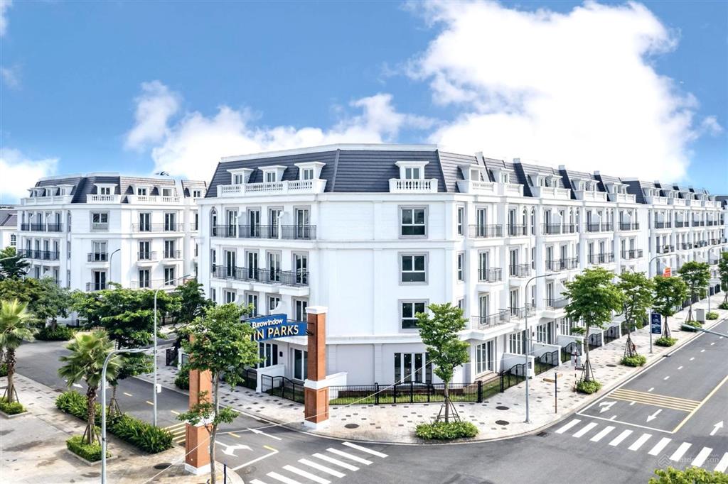 Tôi cần bán căn liền kề phượng hoàng đỏ 39, đông nam, view vườn hoa, eurowindow twin park gia lâm