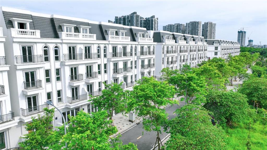 Tôi cần bán căn liền kề phượng hoàng đỏ 39, đông nam, view vườn hoa, eurowindow twin park gia lâm
