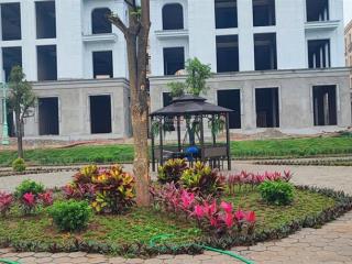 Cần tiền bán gấp lô liền kề 73,8m2 cạnh chung cư, view vườn hoa tại phú thị riverside gia lâm.