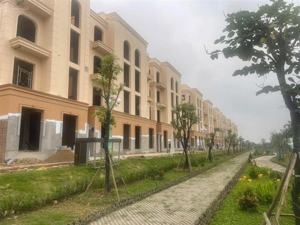 Cần tiền bán gấp lô liền kề 73,8m2 cạnh chung cư, view vườn hoa tại phú thị riverside gia lâm.