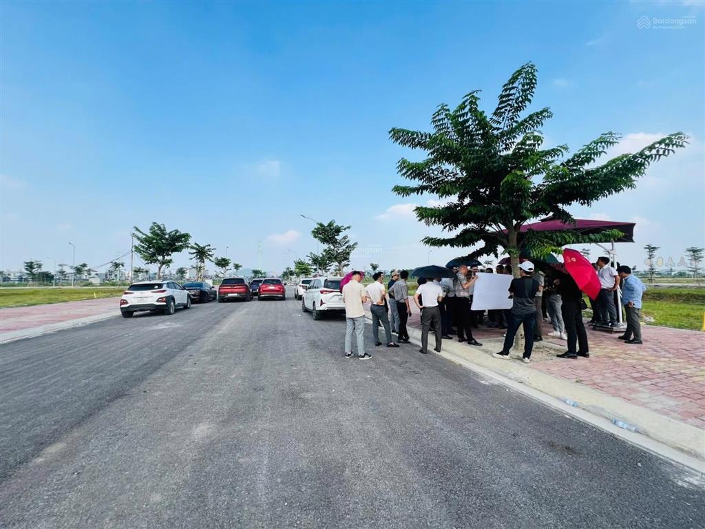 Siêu vip lô góc 141m2 mặt tiền 10m, vỉa 7m ngay ngã tư 2 đường lớn tại khang phát century bắc ninh