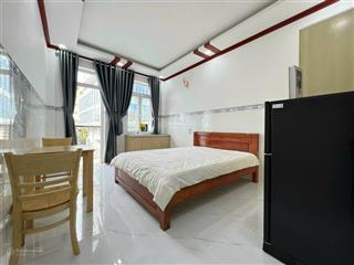 Cho thuê studio ban công rộng 30m2 ngay thành thái mới 100%