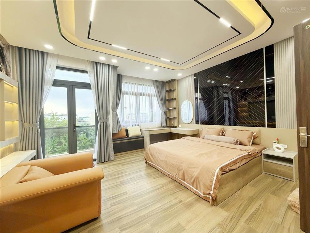 Bán nhà mặt tiền 4 tầng  ngang 5m  đậu oto bên trong  liền kề quận 7  sổ hồng riêng chỉ 9.x tỷ