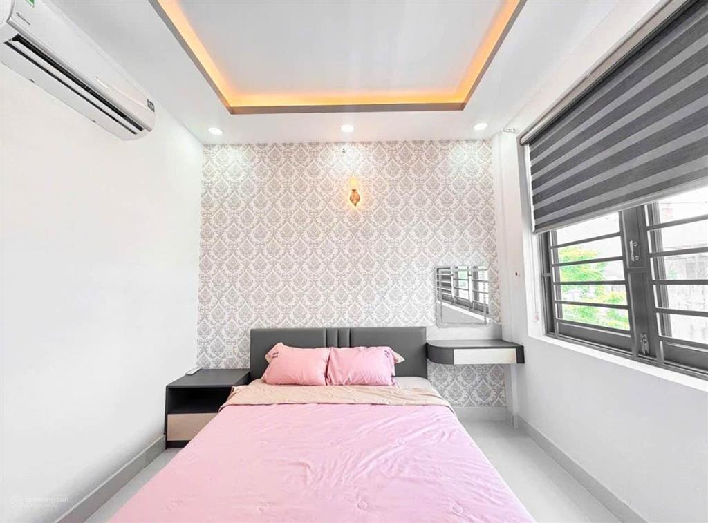 Bán nhà 2 mặt tiền  ngang 8m  hẻm xe tải  kế quận 7  sổ riêng  chỉ 6,x tỷ