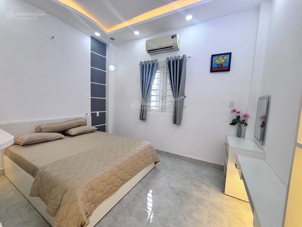 Bán nhà đẹp  mặt tiền kinh doanh  đường huỳnh tấn phát  hẻm xe hơi giá chỉ 7.x tỷ  sát quận 7