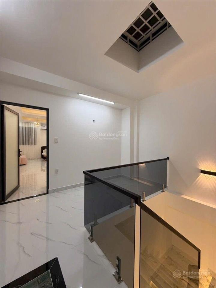 Bán nhà mới  hẻm xe hơi tránh  có phòng ngủ trệt  đường huỳnh tấn phát  chỉ 8.x tỷ  nhà bè