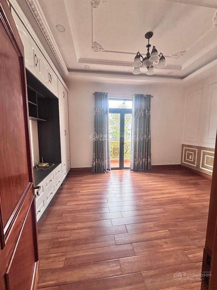 Siêu biệt thự chỉ 8.x tỷ  đường nhựa thông nhau  xe hơi đỗ cửa cạnh quận 7