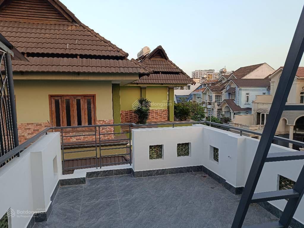 Bán nhà mới  4 tầng  quận 7  giá chỉ 5.x tỷ  đường võ thị nhờ