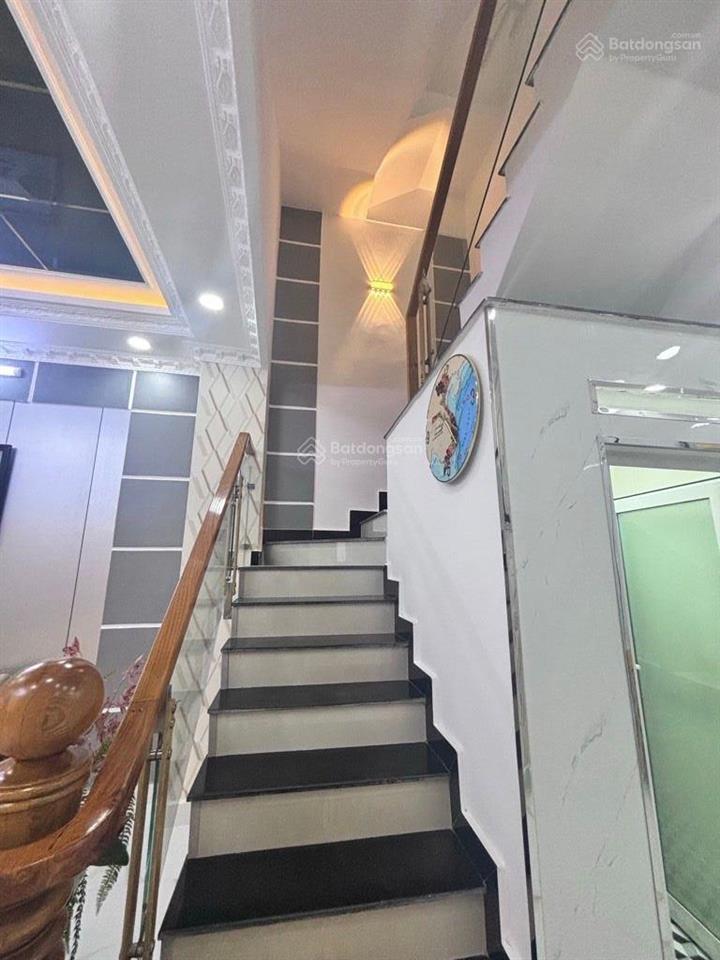 Bán nhà đẹp  mặt tiền kinh doanh  đường huỳnh tấn phát  hẻm xe hơi giá chỉ 7.x tỷ  sát quận 7