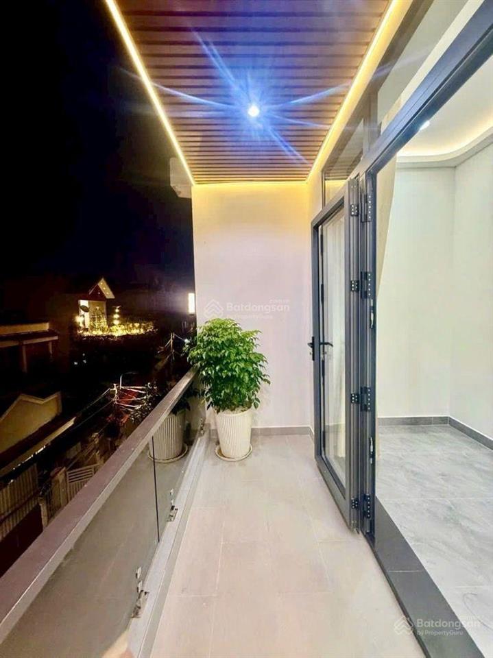 Bán nhà mới  huỳnh tấn phát  3 tầng 4 pn  xe hơi nằm nhà  kề quận 7  giá chỉ nhỉnh 7 tỏi