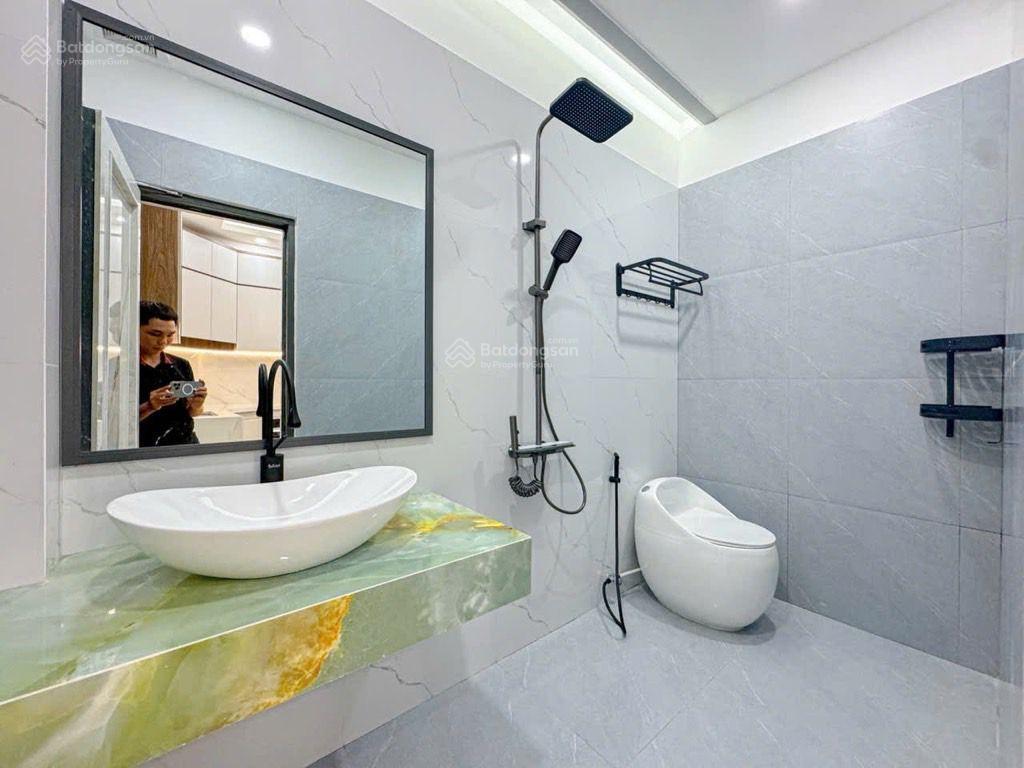 Bán nhà mới  đường trần xuân soạn quận 7  ngang 5m  4 tầng chỉ 7.x tỷ