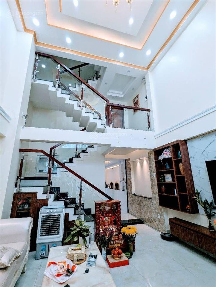 Chính chủ bán nhà quận 7  hẻm xe hơi  diện tích 75m2  4 tầng  chỉ nhỉnh 7 tỷ