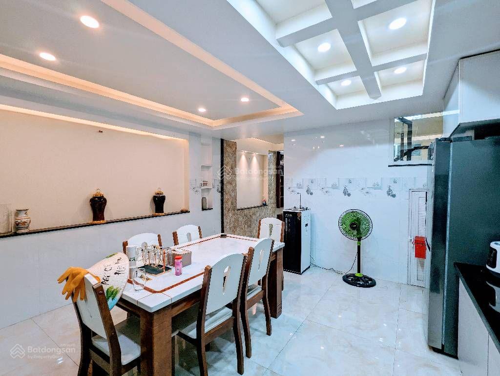 Chính chủ bán nhà quận 7  hẻm xe hơi  diện tích 75m2  4 tầng  chỉ nhỉnh 7 tỷ
