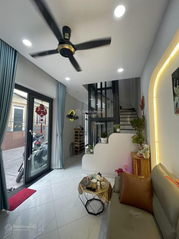 Bán nhà phố hẻm ô tô  huỳnh tấn phát  quận 7  có thang máy  chỉ 8.x tỷ  thu nhập 30tr/tháng
