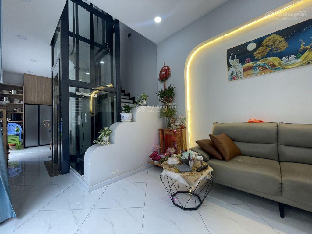 Bán nhà phố hẻm ô tô  huỳnh tấn phát  quận 7  có thang máy  chỉ 8.x tỷ  thu nhập 30tr/tháng