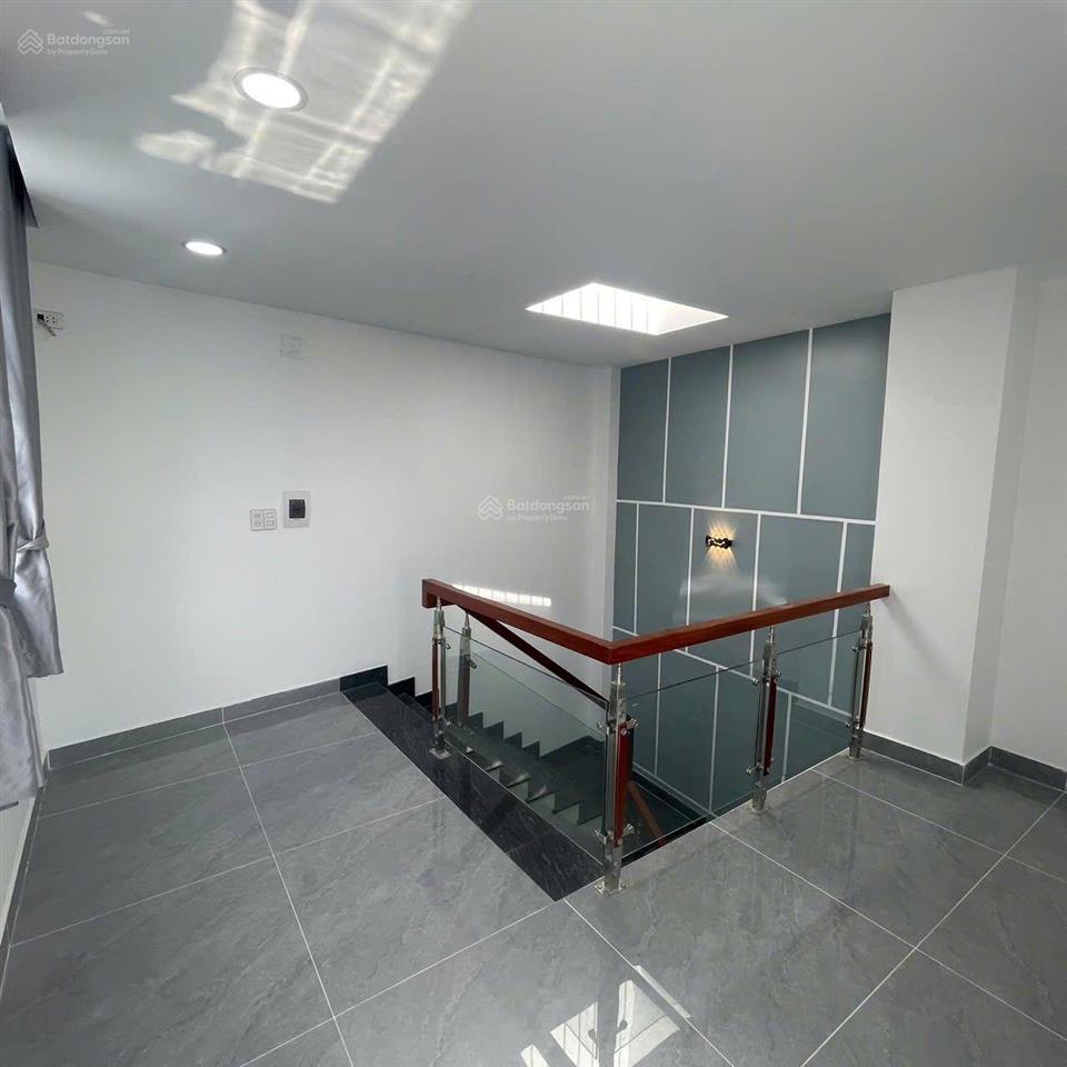 Bình tân giáp tân phú nhà xây mới đẹp 100% 4 tầng hẻm xe tải 6m dt 55m2 , ngang 8m nở hậu
