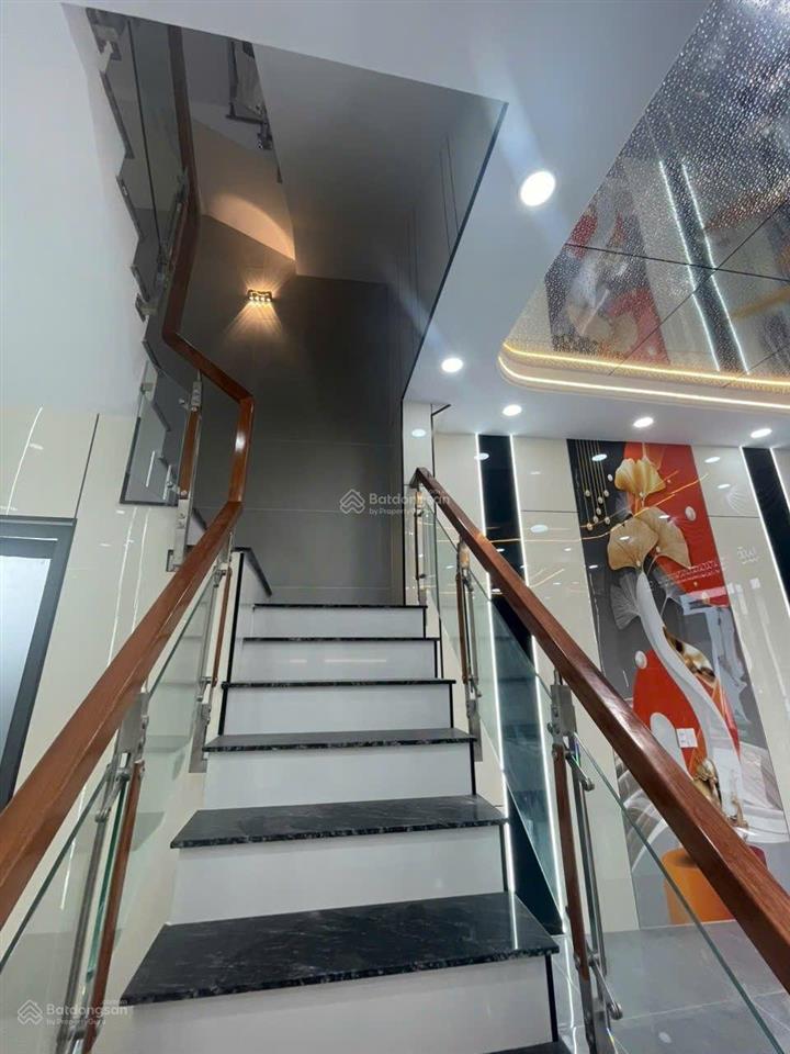 Bình tân giáp tân phú nhà xây mới đẹp 100% 4 tầng hẻm xe tải 6m dt 55m2 , ngang 8m nở hậu