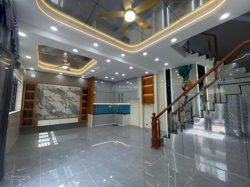 Bình tân giáp tân phú nhà xây mới đẹp 100% 4 tầng hẻm xe tải 6m dt 55m2 , ngang 8m nở hậu