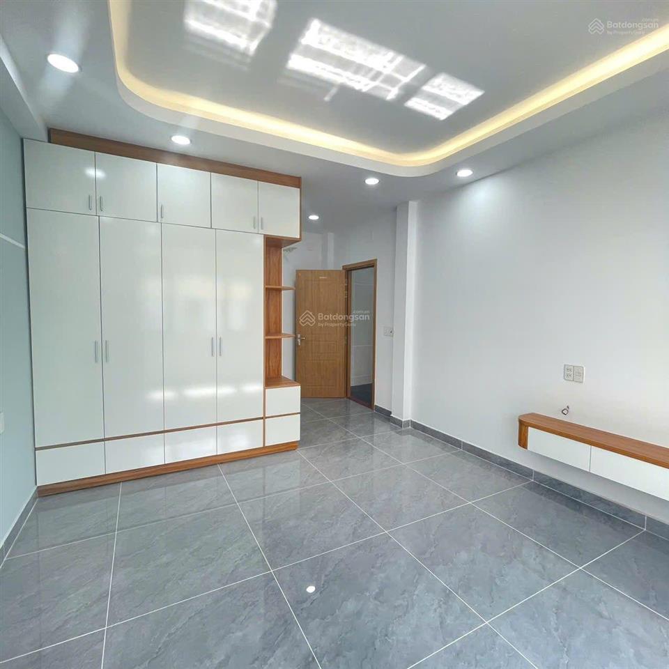 Bình tân giáp tân phú nhà xây mới đẹp 100% 4 tầng hẻm xe tải 6m dt 55m2 , ngang 8m nở hậu
