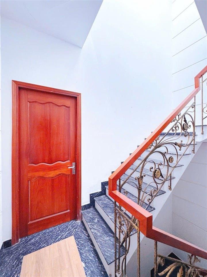 Bán nhà 4 tầng dt 68m2  5.9 tỷ, đường số 8, phường bình tân  thương lượng mạnh