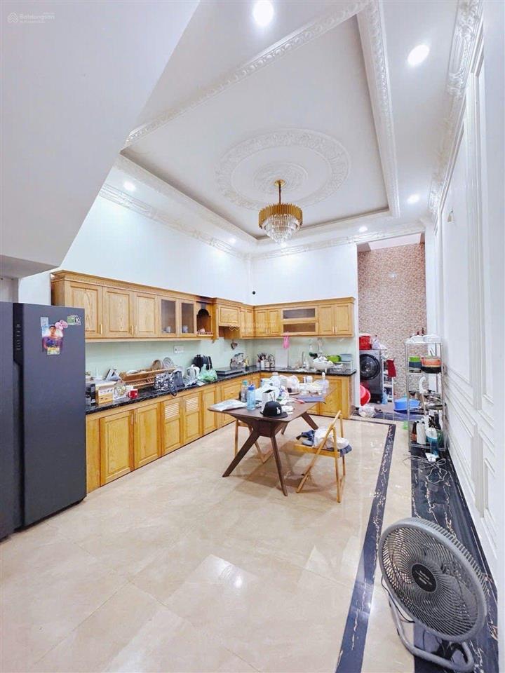 Bán nhà 4 tầng dt 68m2  5.9 tỷ, đường số 8, phường bình tân  thương lượng mạnh