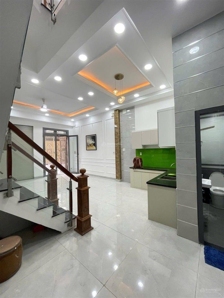 Siêu phẩm bình tân, ngang hiếm 6x9m, 4 tầng btct, xe hơi ngủ trong nhà  cạnh chợ bình thành