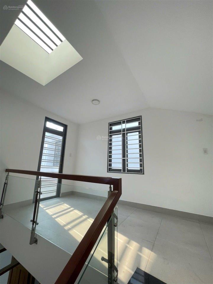 Siêu phẩm bình tân, ngang hiếm 6x9m, 4 tầng btct, xe hơi ngủ trong nhà  cạnh chợ bình thành