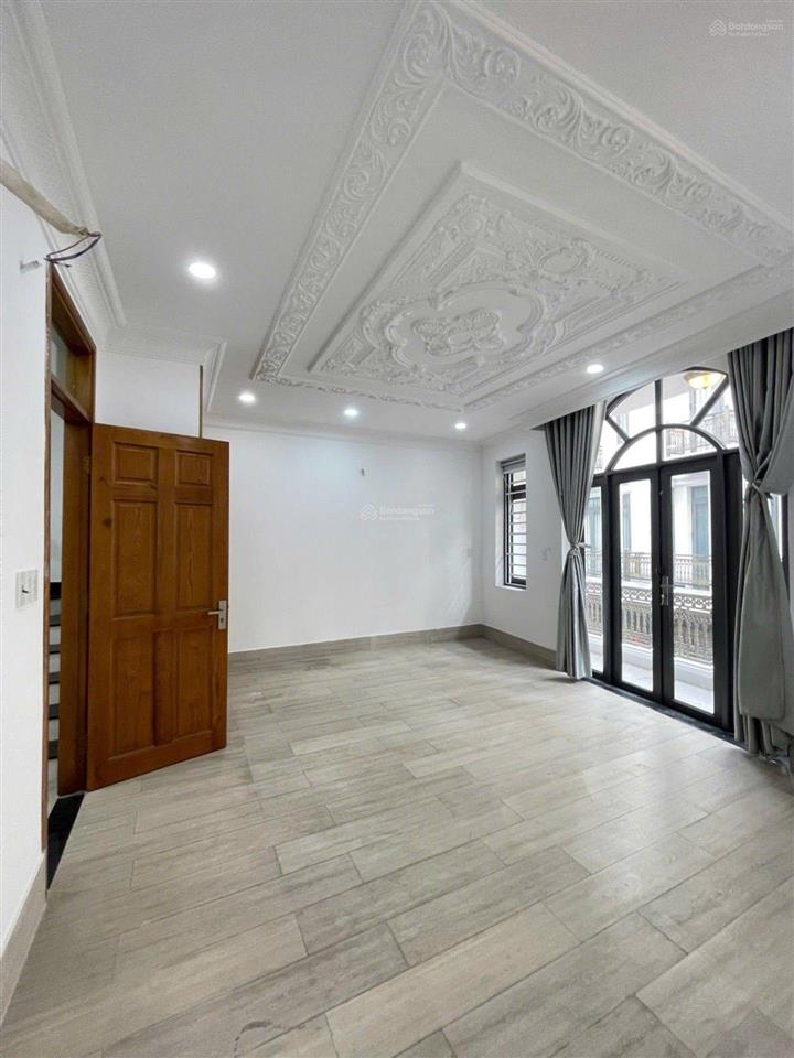 Siêu phẩm bình tân, ngang hiếm 6x9m, 4 tầng btct, xe hơi ngủ trong nhà  cạnh chợ bình thành