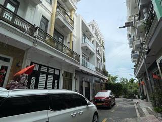 Siêu phẩm bình tân, ngang hiếm 6x9m, 4 tầng btct, xe hơi ngủ trong nhà  cạnh chợ bình thành