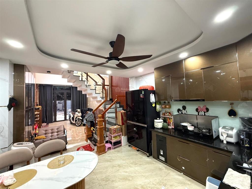 Nhà đẹp khu dân trí  5 phút aeon tân phú  5 tầng  dt 52m  tân quý  8 tỷ thương lượng