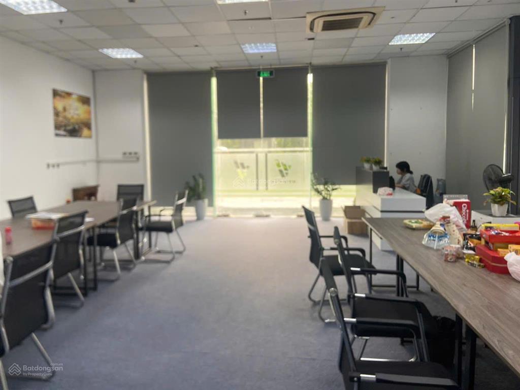 Cho thuê văn phòng tầng 1 tòa vinata tower 289a khuất duy tiến  122m2