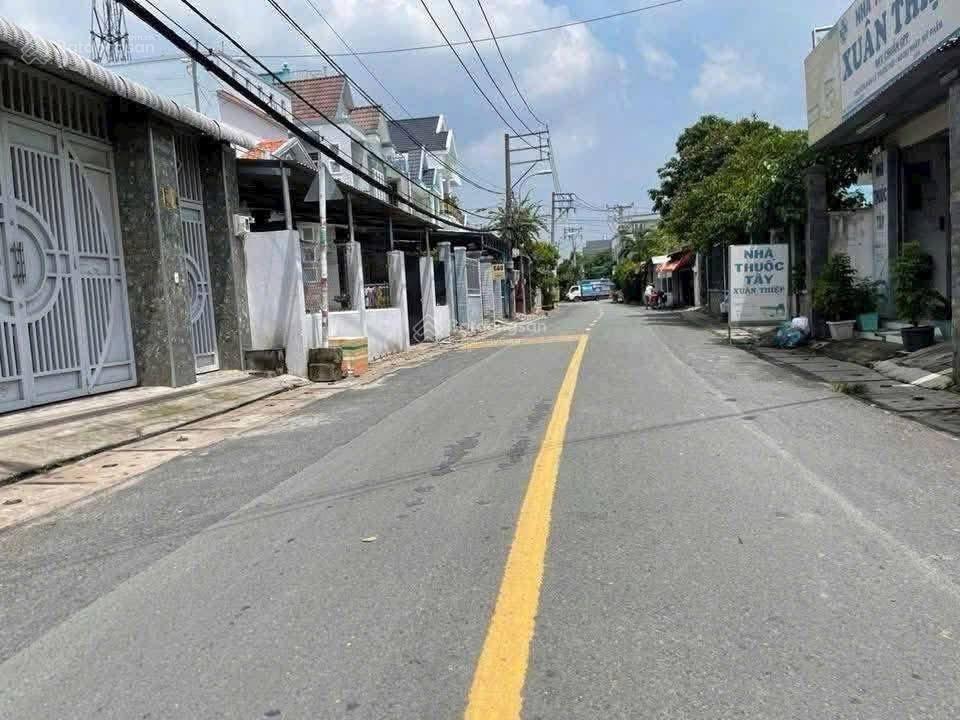 Đất mặt tiền gần lê thị hà  hóc môn  197m2  chỉ có 7,5 tỷ