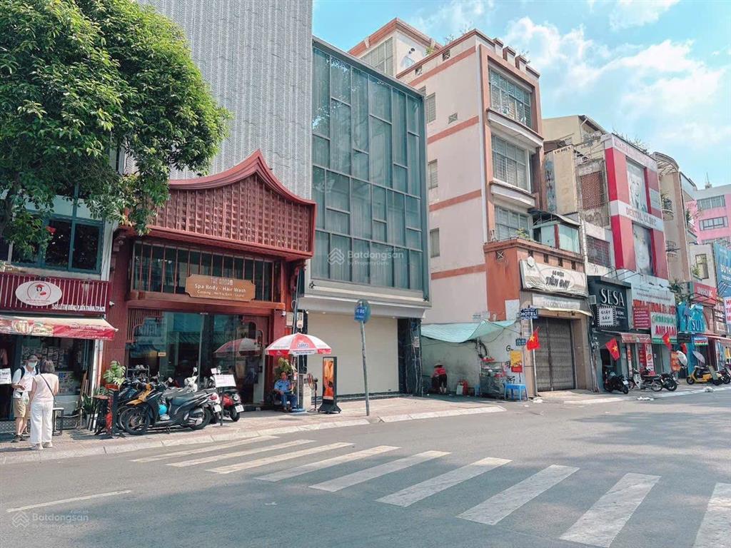 Ace cần kinh doanh thì đây nhé  nhà 3 tầng  lê thị riêng  q1  99m2  26,5 tỷ