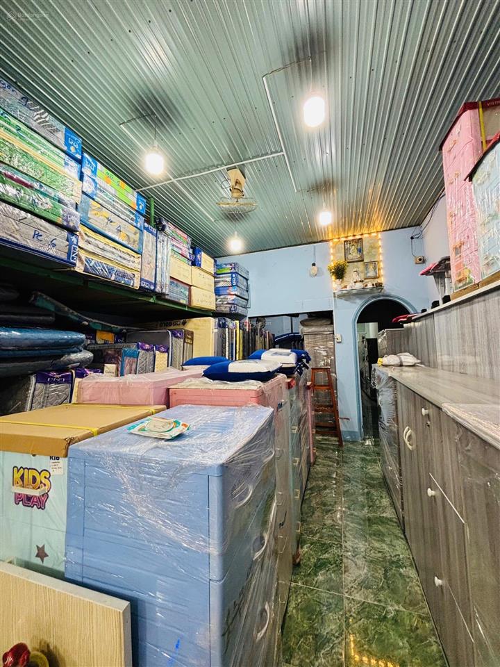 Thật sự tôi nể chủ nhà này luôn. bán nhà 2mt lý thường kiệt  hóc môn 163m2 mà rẻ quá  còn 7,8 tỷ