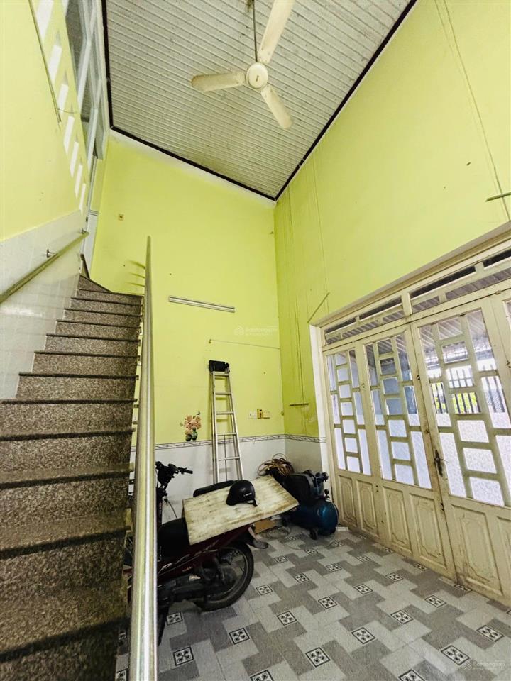 Thật sự tôi nể chủ nhà này luôn. bán nhà 2mt lý thường kiệt  hóc môn 163m2 mà rẻ quá  còn 7,8 tỷ